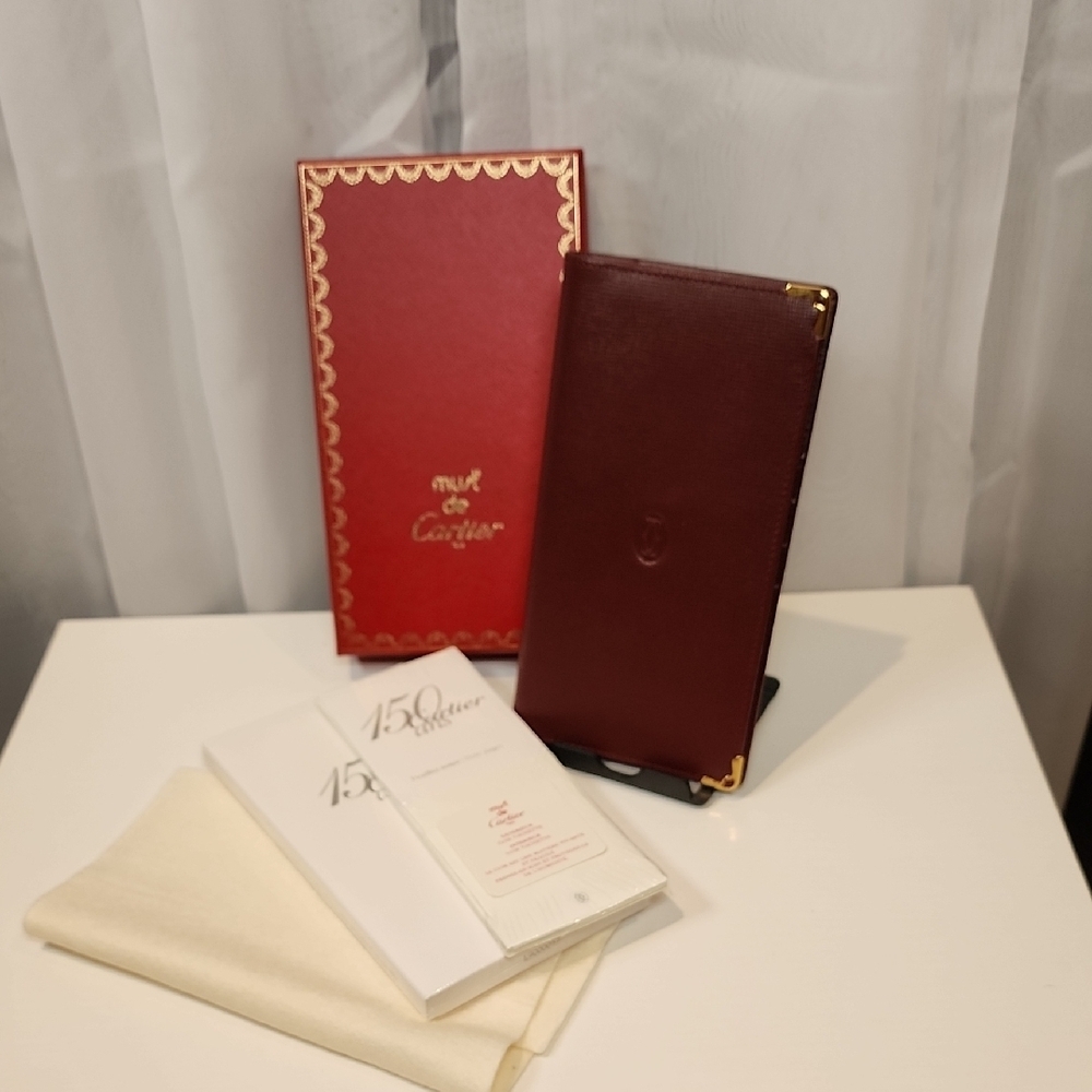 Cartier Bi-Fold Wallet - Picture 3 of 16
